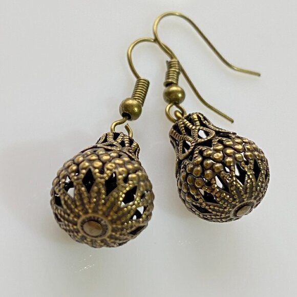 ❤️ Antique Brass Filigree Earrings - Picture 5 of 10